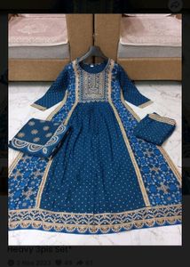 Women&#39;s Naira Cut Kurti Set Maroon