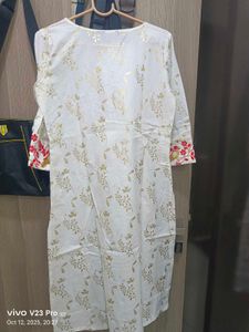 Elegant Floral Print Kurta