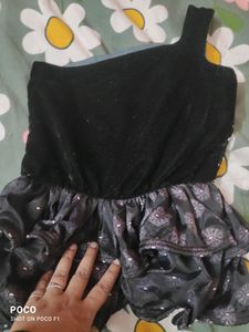 pretty black frock for 1-2 year baby girl.