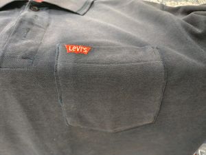 Mens Levis  T Shirt