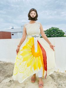 White & Yellow One Pices