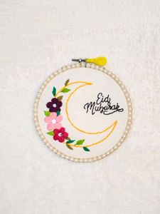 EID Mubarak Embroidered Hoop 🌙💐