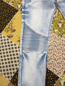 Stylish Light Wash Jeans