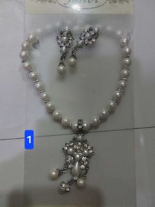 8 Jewellery Set Necklace Earrings Bracelet Etc