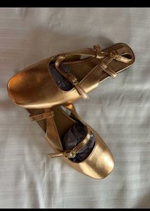 Women Flat Footwear