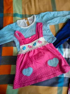 4 Sets Of Baby Girl Dresses