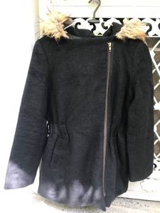 Black Furr Cap Coat Till Thighs