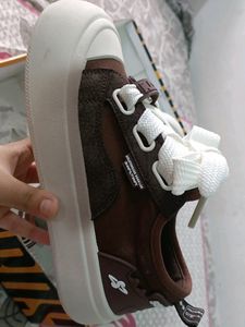 SOLETHREADS sneekers