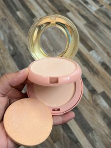 2 In One Compact Powder | Kuwait | Shiner + Matt | Imported | Good Quality