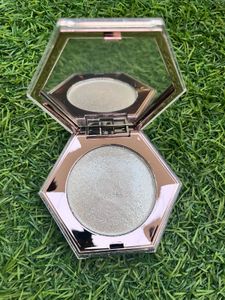 Dupe of Fenty Beauty highlighter