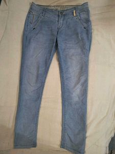 1 button Sky blue jeans