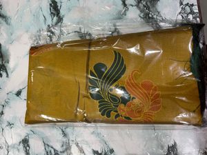 Mulmul Cotton Saree With Contrast Blouse