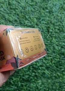 Pilgrim 24K Gold Face Mask
