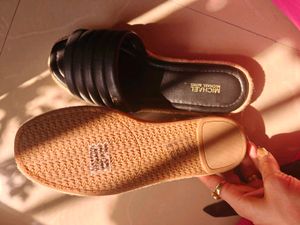 New Mk Auth Sandals