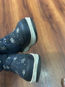 Snow boots for 1-3.5yrs old kid size 26