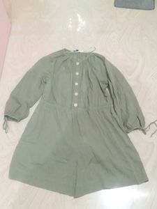 Stylish Green Top With Puff Sleeve