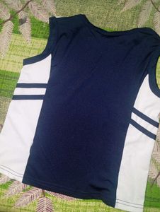 Kids Unisex Top For Sports!