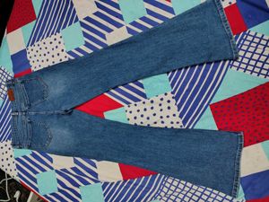 Bootcut dark blue jean