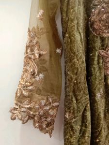 Women Ethnic Partywear Velvet Kurtie