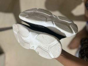 Shoe