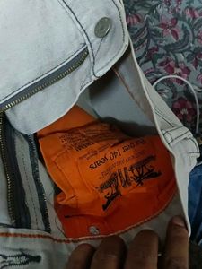 3 levis jeans