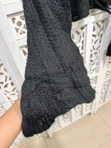 🎀Distressed Black Knit Sweater B