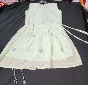 Elegant Embroidered Girls&#39; Outfit