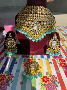 Kundan Jewelry Set