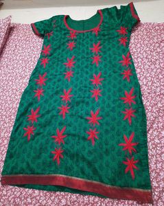 44 To 50 Size Silk Paisley Embroidery Kurti Top
