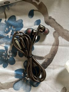 😍BRAND NEW SET OF 2 SEALED ORIGINAL HEADPHONES