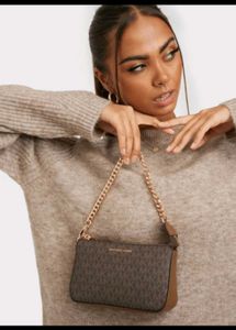 Micheal Kors Slingbags