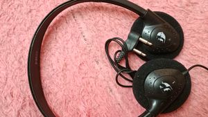 Headphone