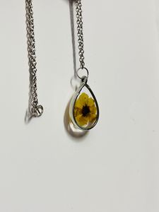 Flower pendant