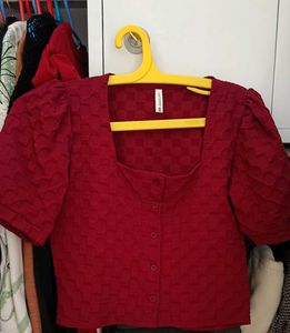 Maroon (red shade)puff sleeve top