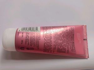 Pond&#39;s Bright Beauty Facewash