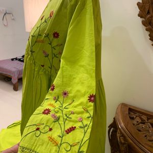 Green Embroidered Kurta Set (with Shawl And Pant)