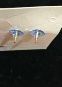 Leaf Design Gold Earrings