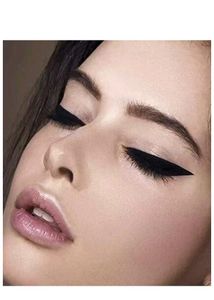 Combo HotBeauty Fit Me Foundation