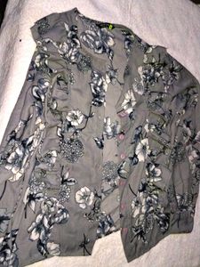 women&#39;s casual shirt type top