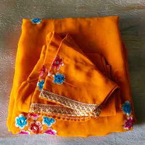 🛍️Elegant Yellow Floral Saree⭐⭐⭐⭐⭐