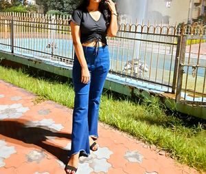 Tie-up Rushed Crop Top