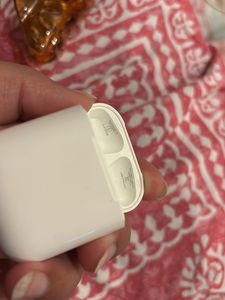 Apple AirPods (2nd Generation)