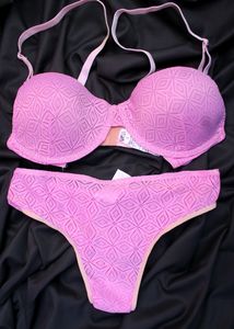 Bra &amp; Panty Set 👙
