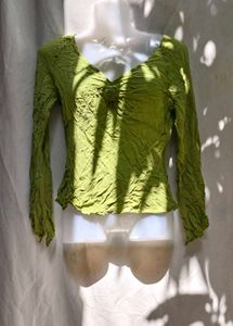 521210. Green Crinkle Top