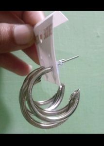 Marron Top And Silver Half Hoop Earrings