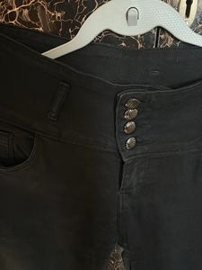 Stylish Black High-Waist Slim Jeans