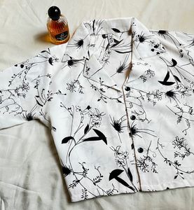 Crop Shirt🖤🤍