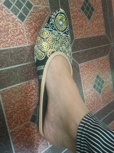 Beautiful Rajasthani Footwear 🩰