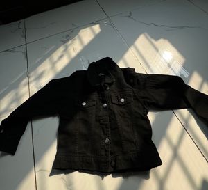 BLACK JEAN JACKET