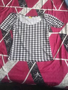 Houndstooth Puff Sleeve Top🖤🤍✨